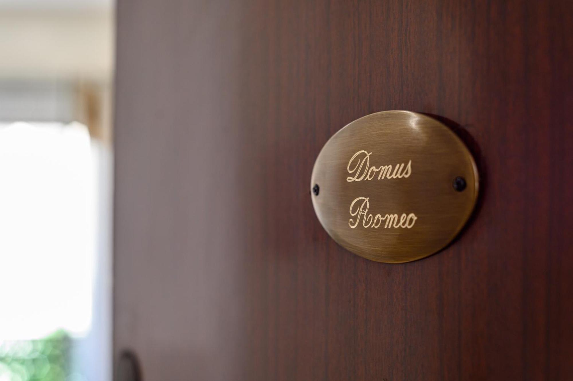 Apartamento Domus Romeo Nápoles Exterior foto